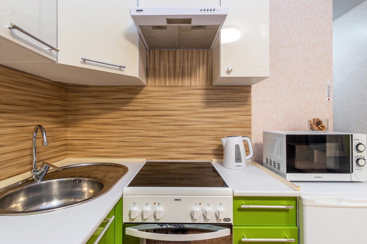 Яркая студия рядом с озером