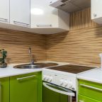 Яркая студия рядом с озером