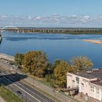 Просторная стильная квартира с панорамным видом на Волгу