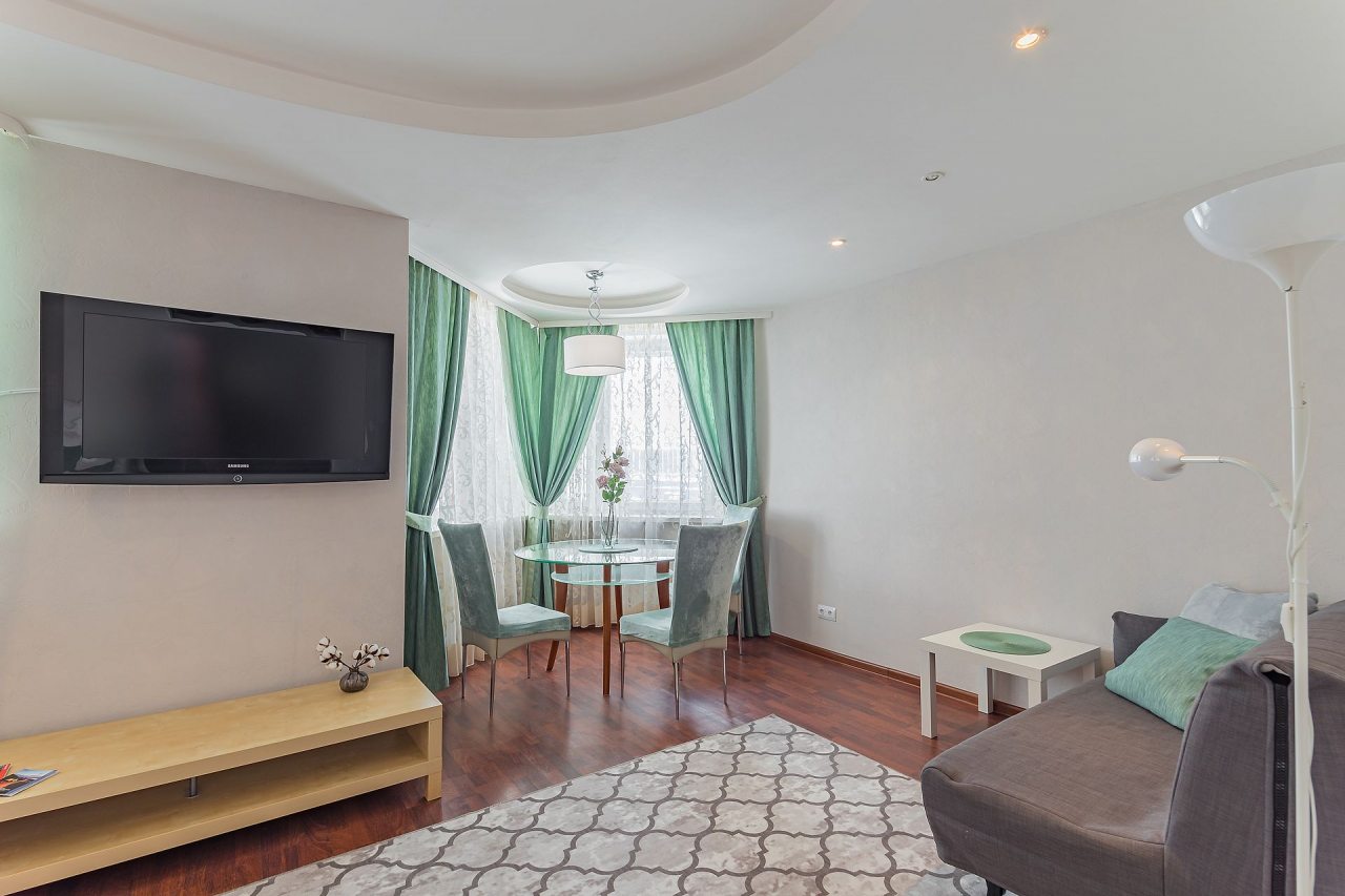 Просторная квартира с красивым видом рядом с метро «Стрелка»