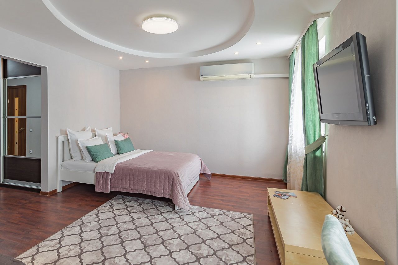 Просторная квартира с красивым видом рядом с метро «Стрелка»