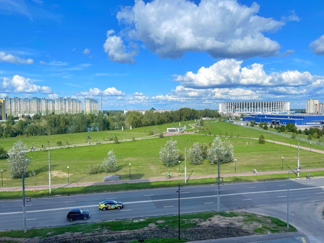 Яркая квартира с красивым видом рядом с метро «Стрелка»