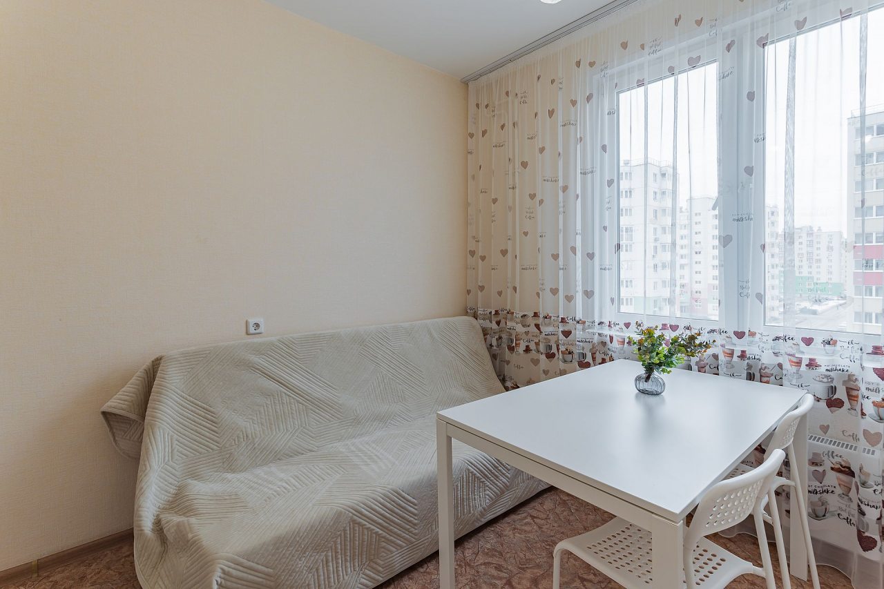 Уютная светлая квартира с лоджией и 2 спальнями