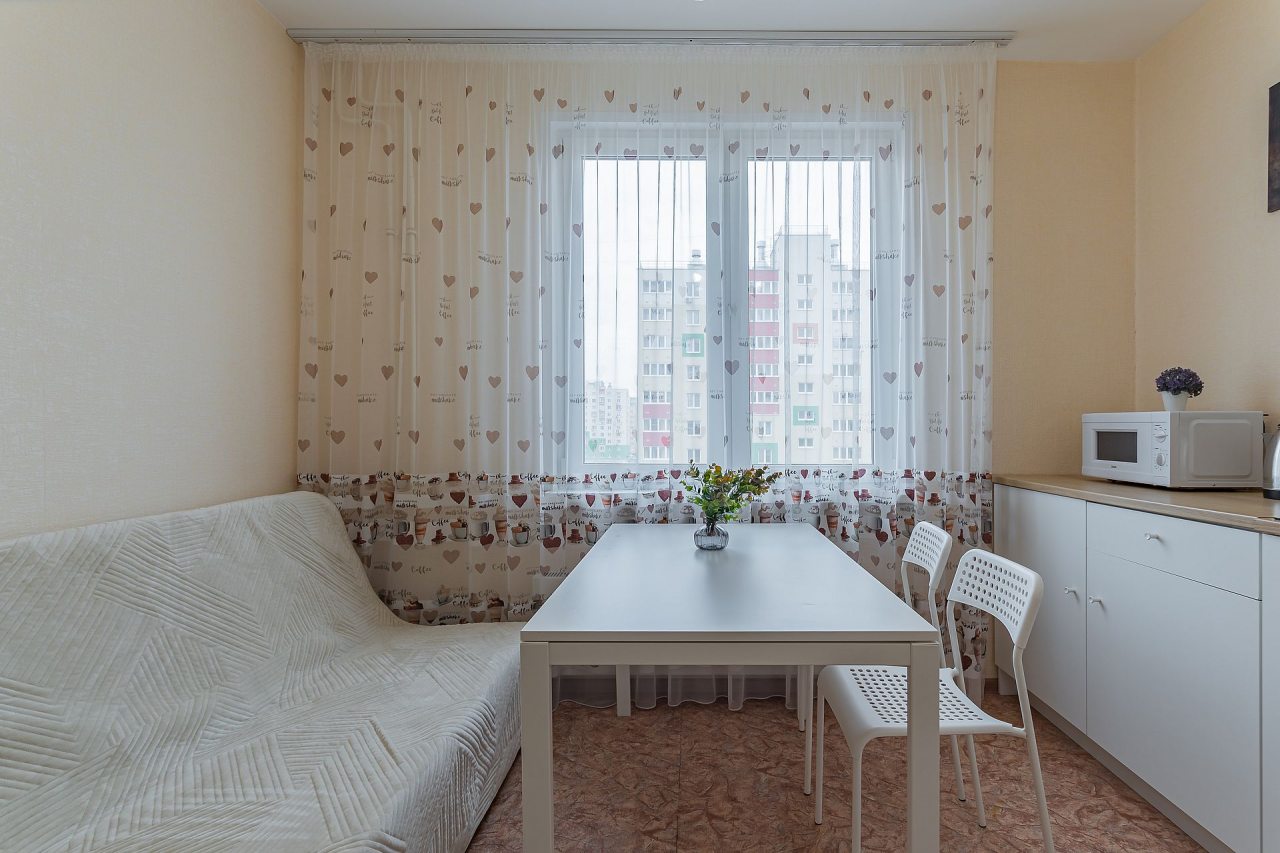 Уютная светлая квартира с лоджией и 2 спальнями