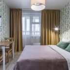 Уютная студия с качелями на лоджии