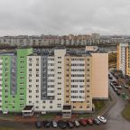 Уютная студия с качелями на лоджии