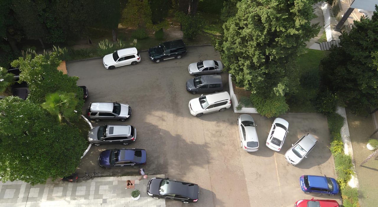 Смешанная парковка, Апартаменты Светлана-Центр