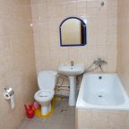 Ванная комната в номере гостинице Grand Kaspi Hotel Makhachkala, Махачкала