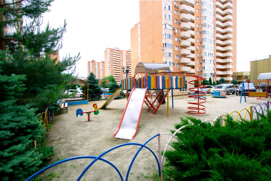 Детская площадка, Шикарные апартаменты у парка Галицкого