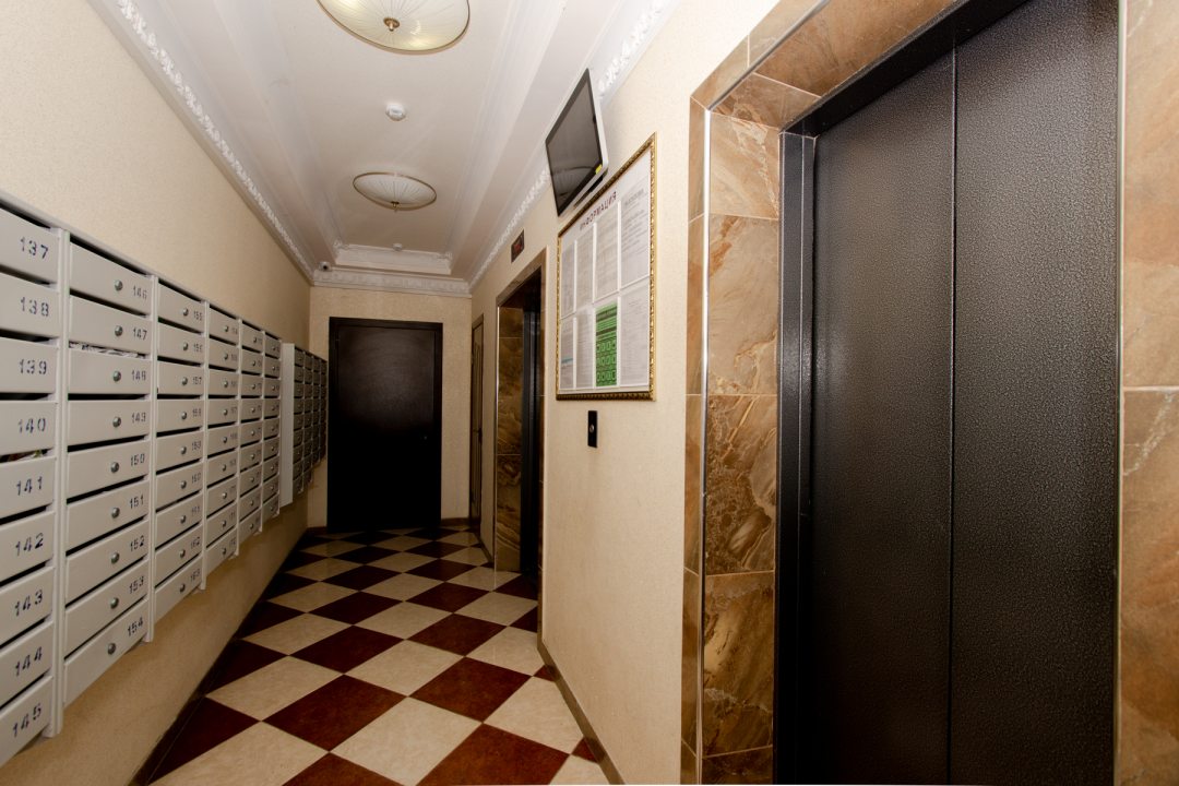 Лифт, Прекрасные апартаменты с видом на парк Галицкого