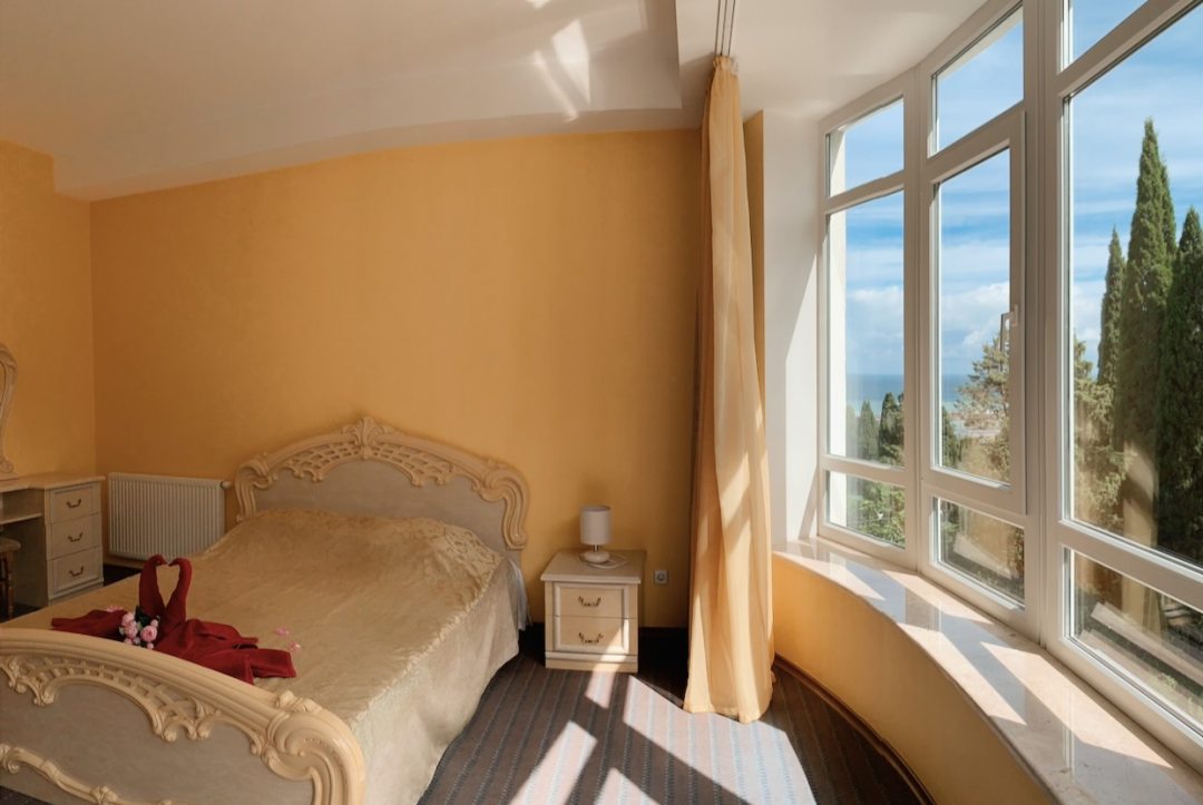 Двухместный (Романтичный люкс с большой кроватью) отеля Севастополь, Ялта