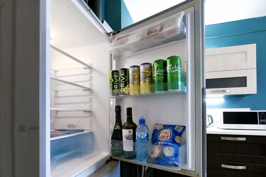 Холодильник, Современный комплекс апартаментов Артек (ApartUnit)