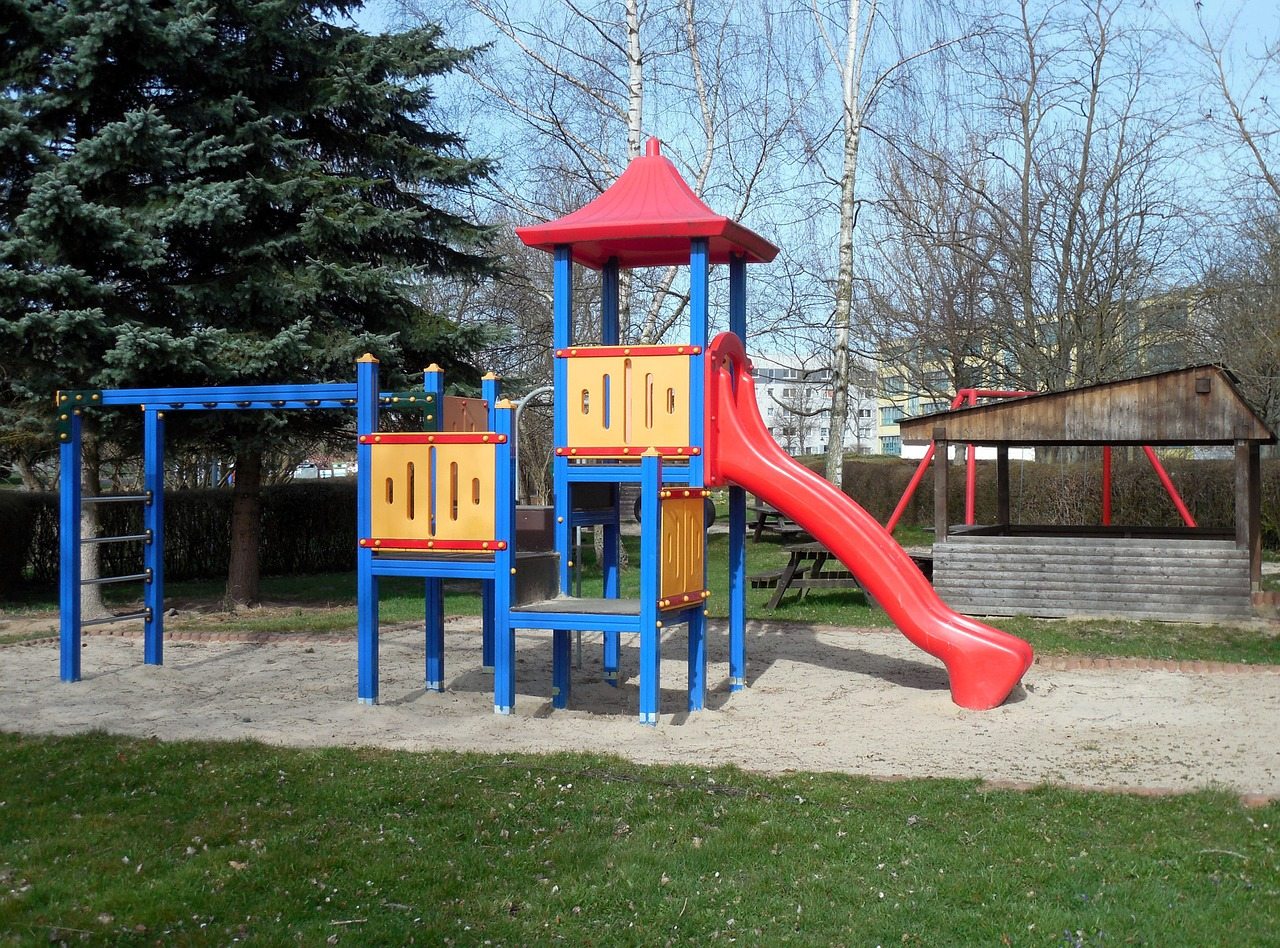 Детская площадка, Апартаменты Deluxe Эсто-Садок 15