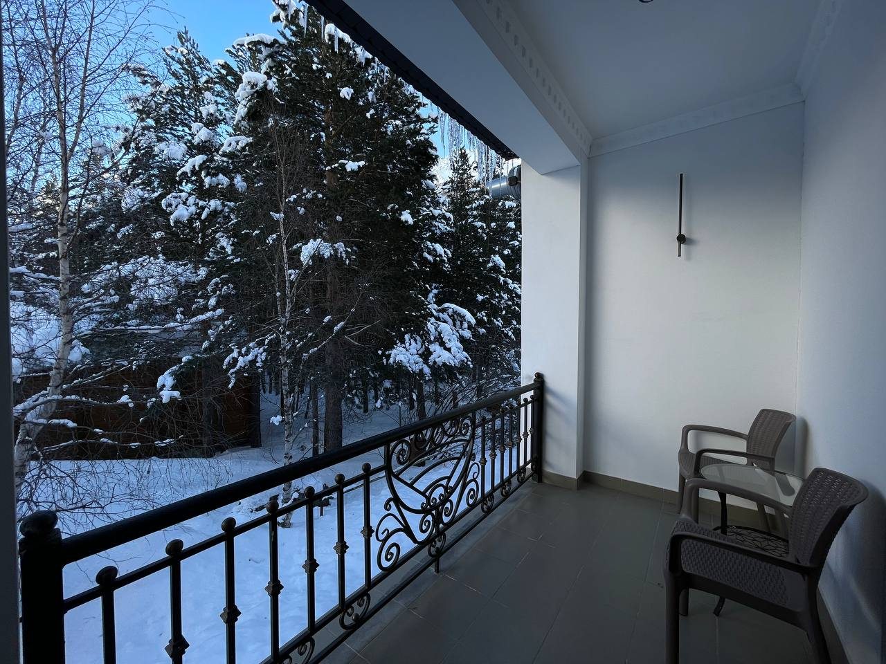 Люкс (Люкс), Отель Cheget Star