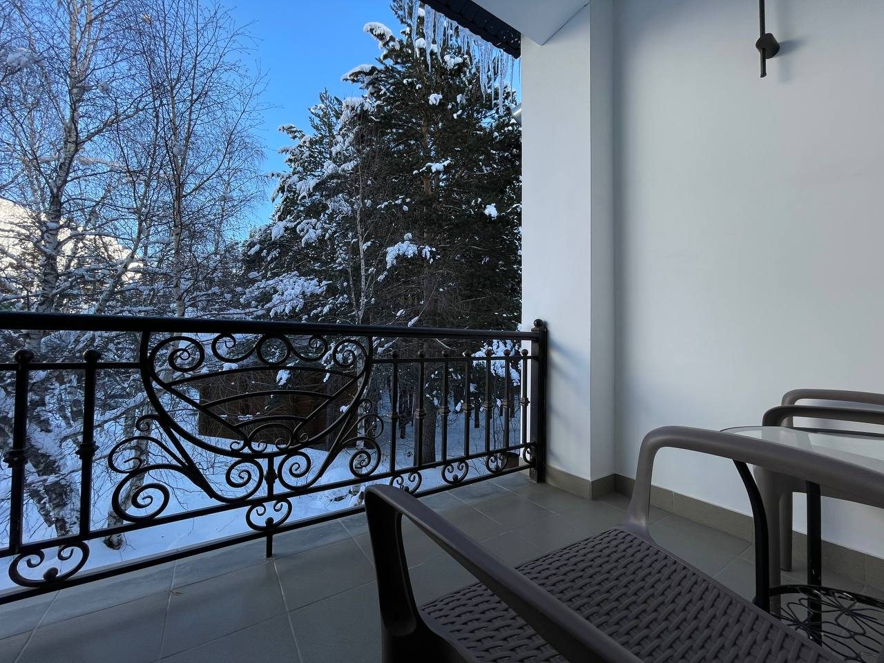 Люкс (Люкс), Отель Cheget Star