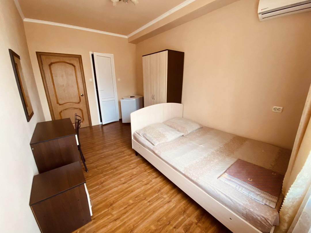 Двухместный (Стандартный двухместный номер без балкона) гостиницы Кальмар, Витязево