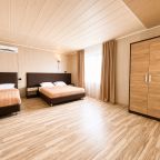 Трехместный (Улучшенный номер), Гостевой дом Come Inn на Кленовой