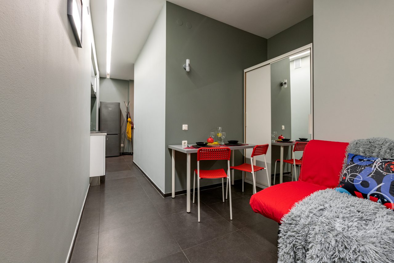 Обеденный стол