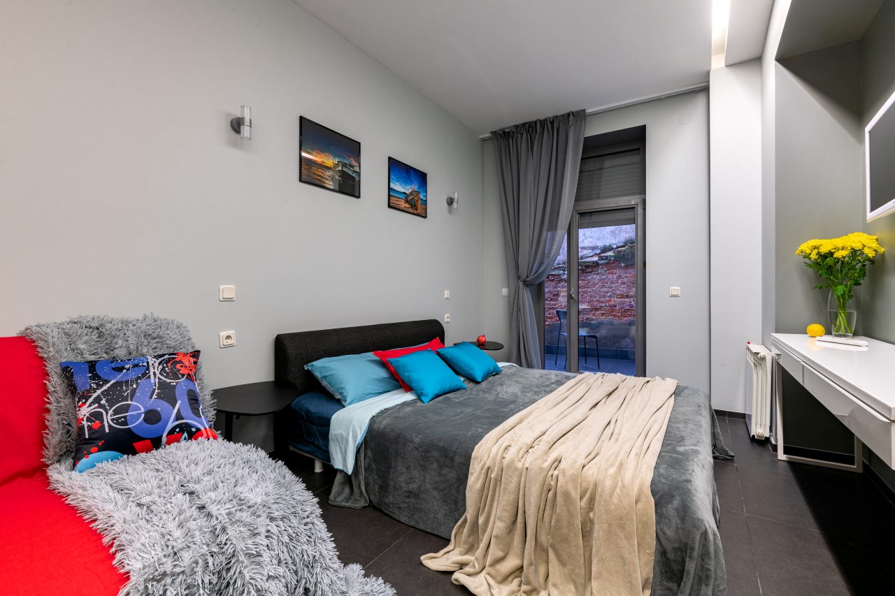 Двуспальная кровать