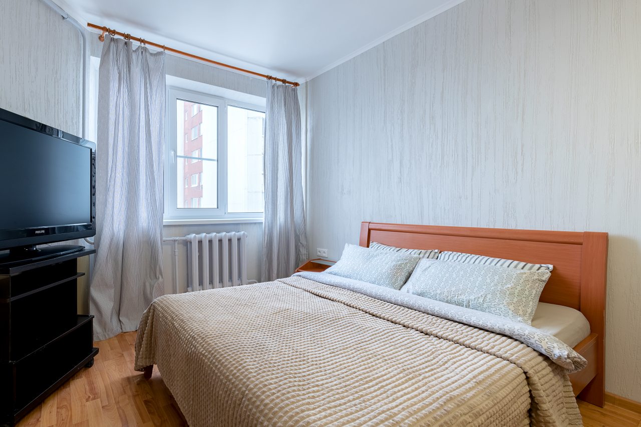 Двуспальная кровать