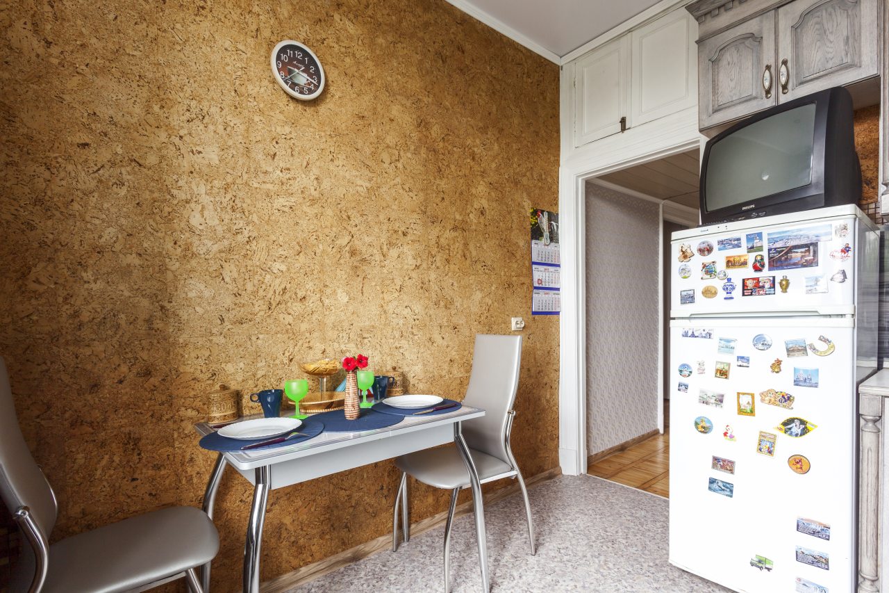 Обеденный стол