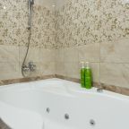 Гидромассажная ванна, Апартаменты Rentalspb 2ккв на Ленинском 159