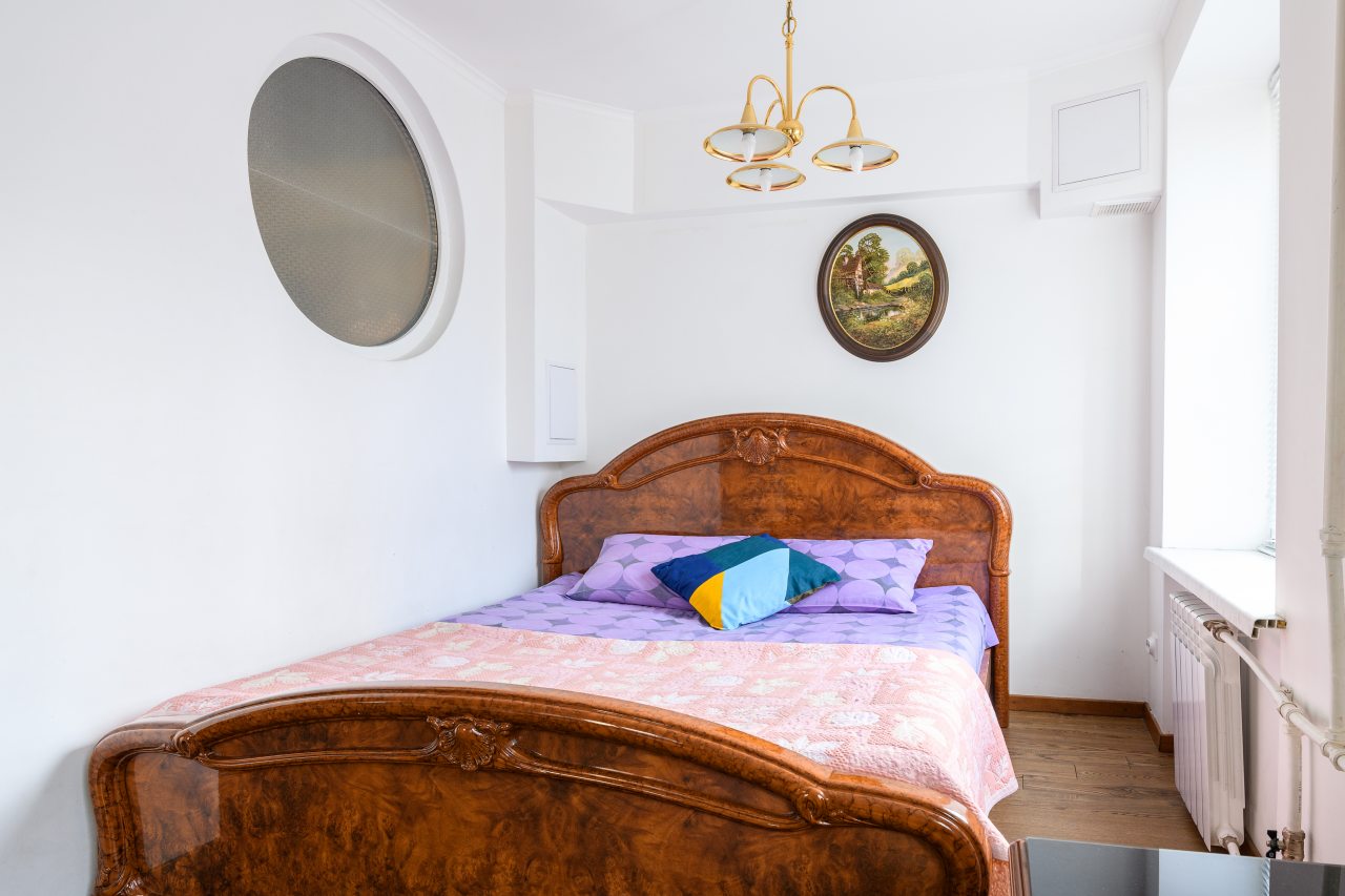 Двуспальная кровать