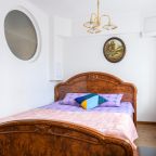 Двуспальная кровать