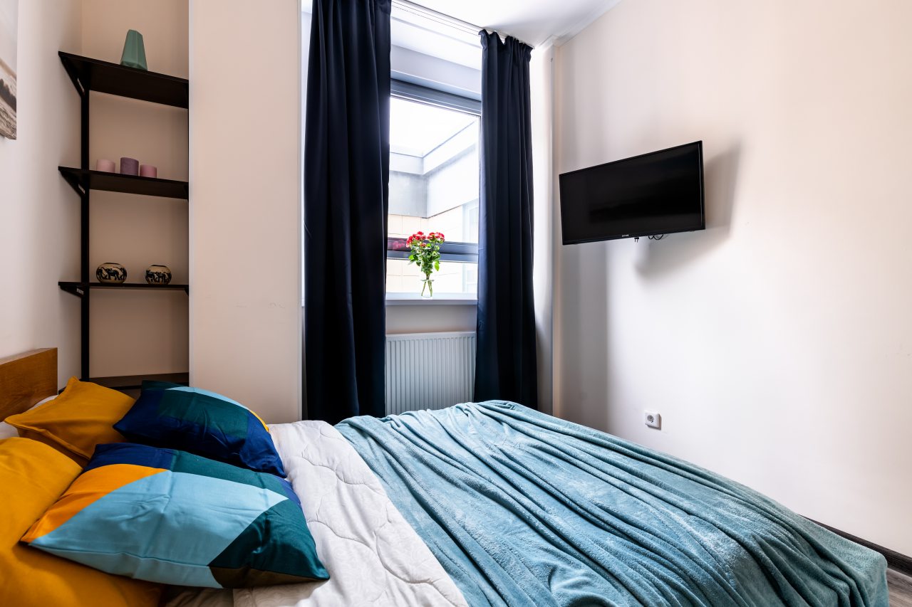 Двуспальная кровать