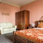 Квартира (М193, 3ккв), Апартаменты Rentalspb Евротрешка с видом на фонтаны