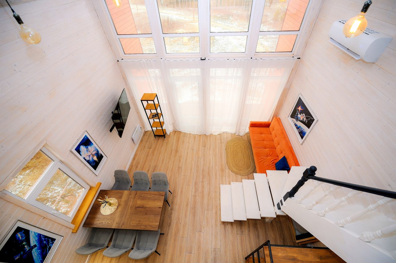 Дом (Барнхаус), Арт-кэмп Дикая Мята