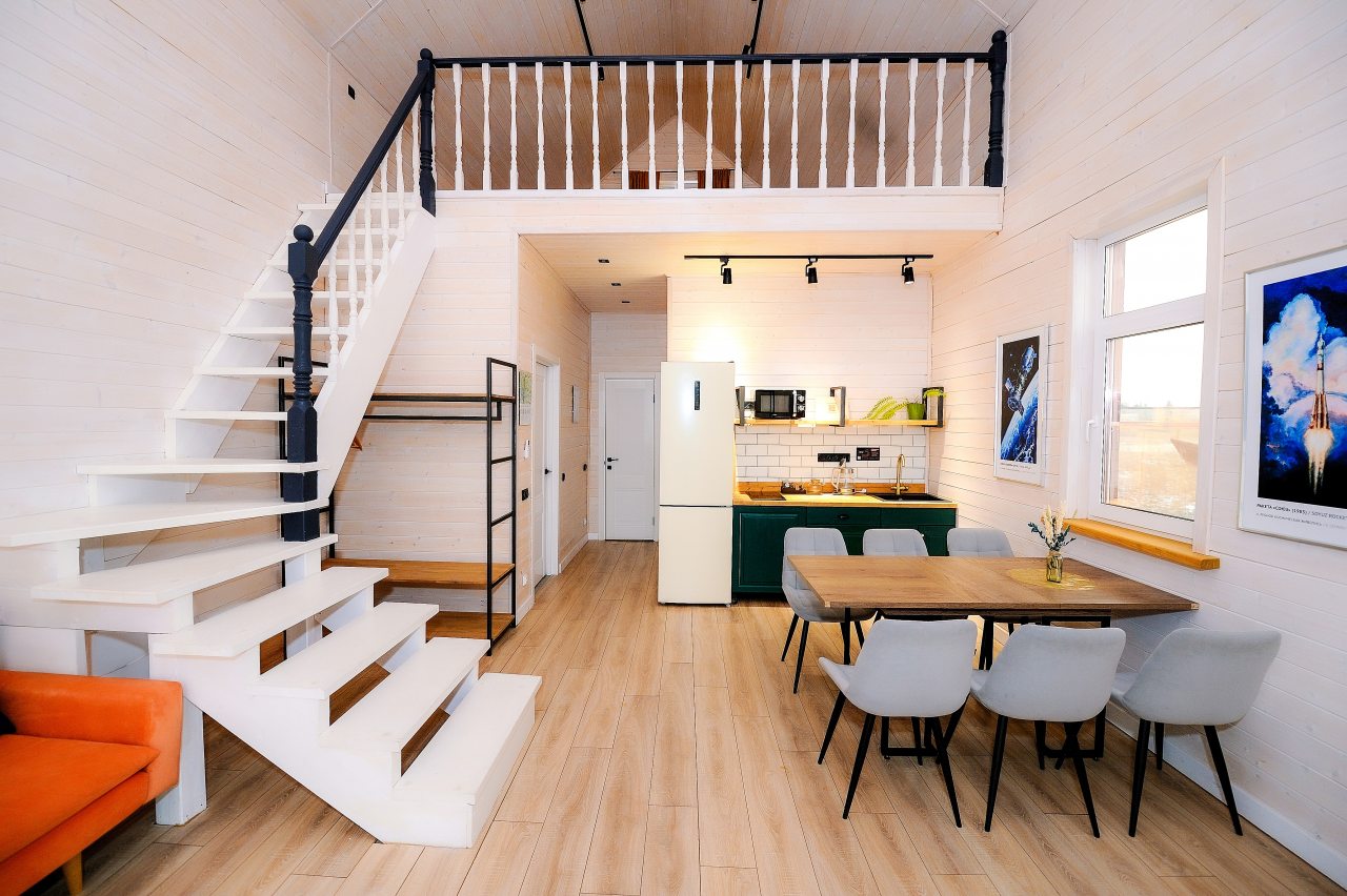 Дом (Барнхаус), Арт-кэмп Дикая Мята