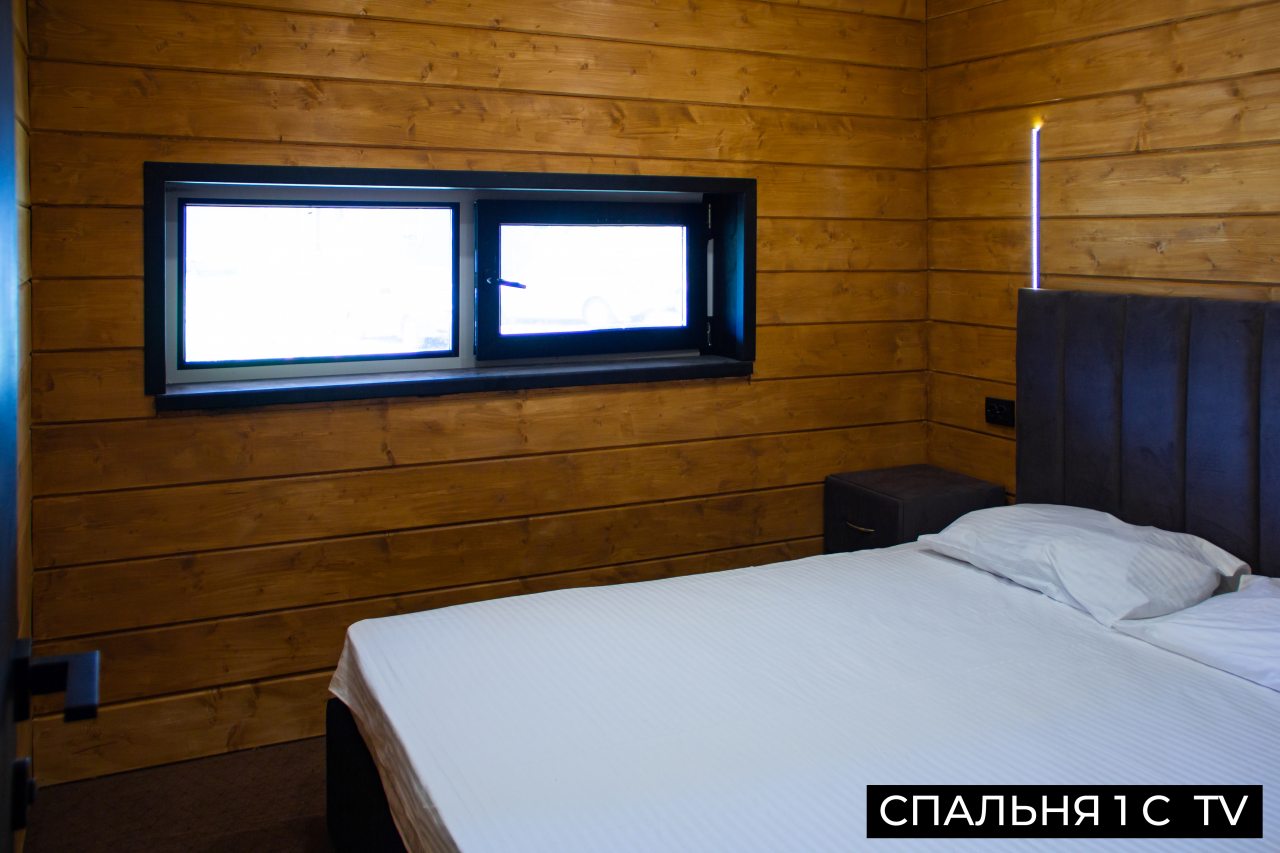 Коттедж (Большой дом на 2 спальни с камином, сауной и чаном (6+2)), База отдыха Карелия Парк