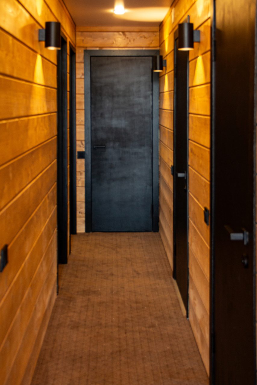 Коттедж (Большой дом на 2 спальни с камином, сауной и чаном (6+2)), База отдыха Карелия Парк