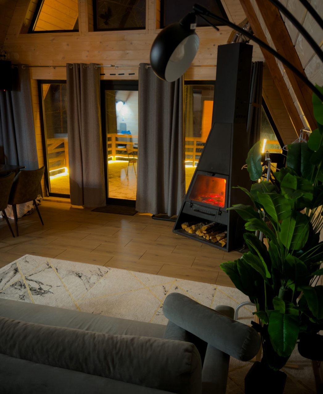 Коттедж (Шестиместный дом с банным чаном и сауной 50м от берега (6+1)), База отдыха Карелия Парк