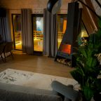 Коттедж (Шестиместный дом с банным чаном и сауной 50м от берега (6+1)), База отдыха Карелия Парк