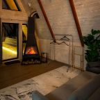 Коттедж (Шестиместный дом с банным чаном и сауной 50м от берега (6+1)), База отдыха Карелия Парк