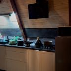 Коттедж (Шестиместный дом с банным чаном и сауной 50м от берега (6+1)), База отдыха Карелия Парк