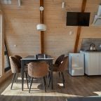 Коттедж (Шестиместный дом с большой террасой, банным чаном и сауной), База отдыха Карелия Парк