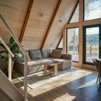 Коттедж (Шестиместный дом с большой террасой, банным чаном и сауной), База отдыха Карелия Парк