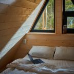 Коттедж (Шестиместный дом с большой террасой, банным чаном и сауной), База отдыха Карелия Парк