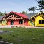 Детский клуб с просторной игровой зоной, Парк-Отель Яркi