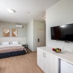 Трёхместный и более (Трехместный комфорт с балконом), Отель Милан