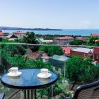 Четырехместный (Семейный 2х комнатный 4х местный с балконом и видом на море), Отель Милан