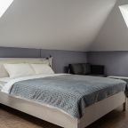 Двуспальная кровать