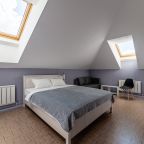 Двуспальная кровать