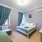 Двуспальная кровать