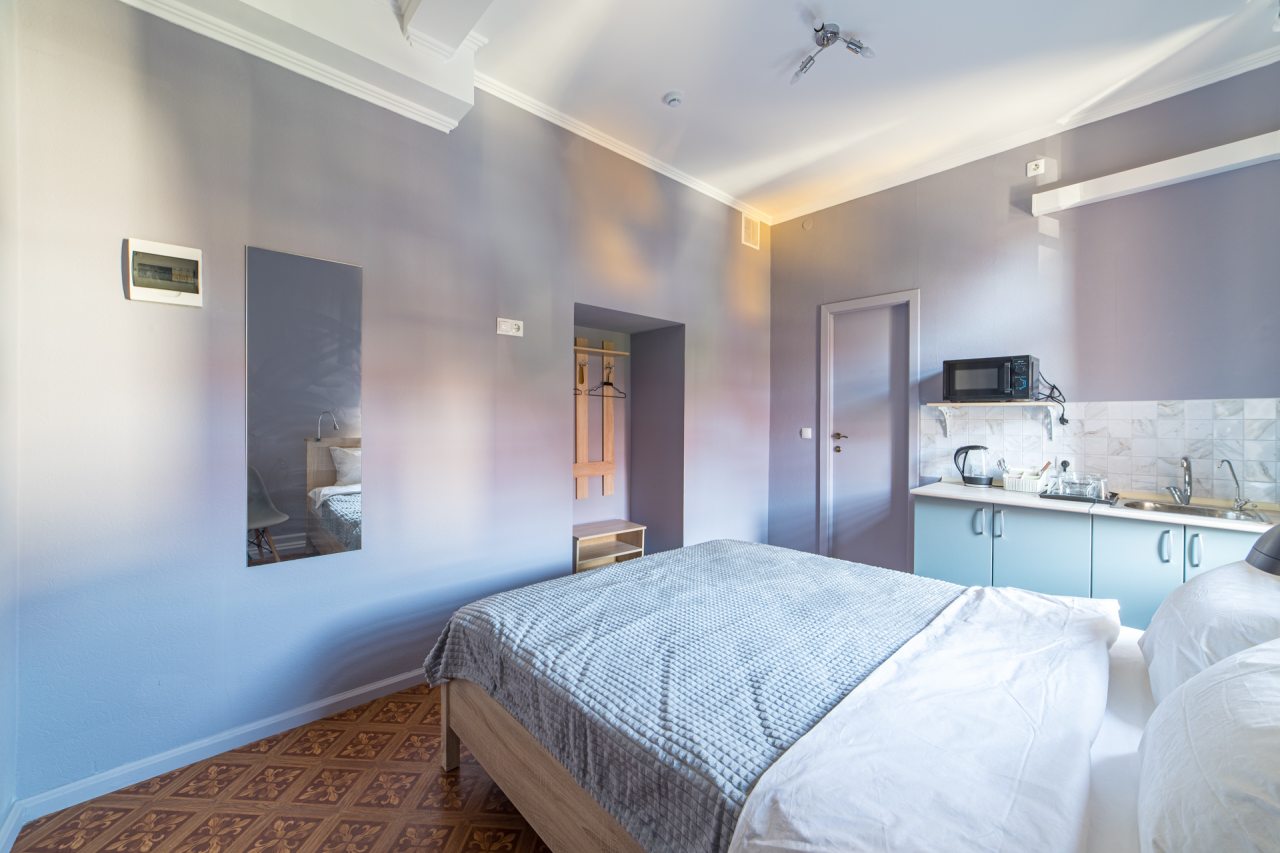 Двуспальная кровать