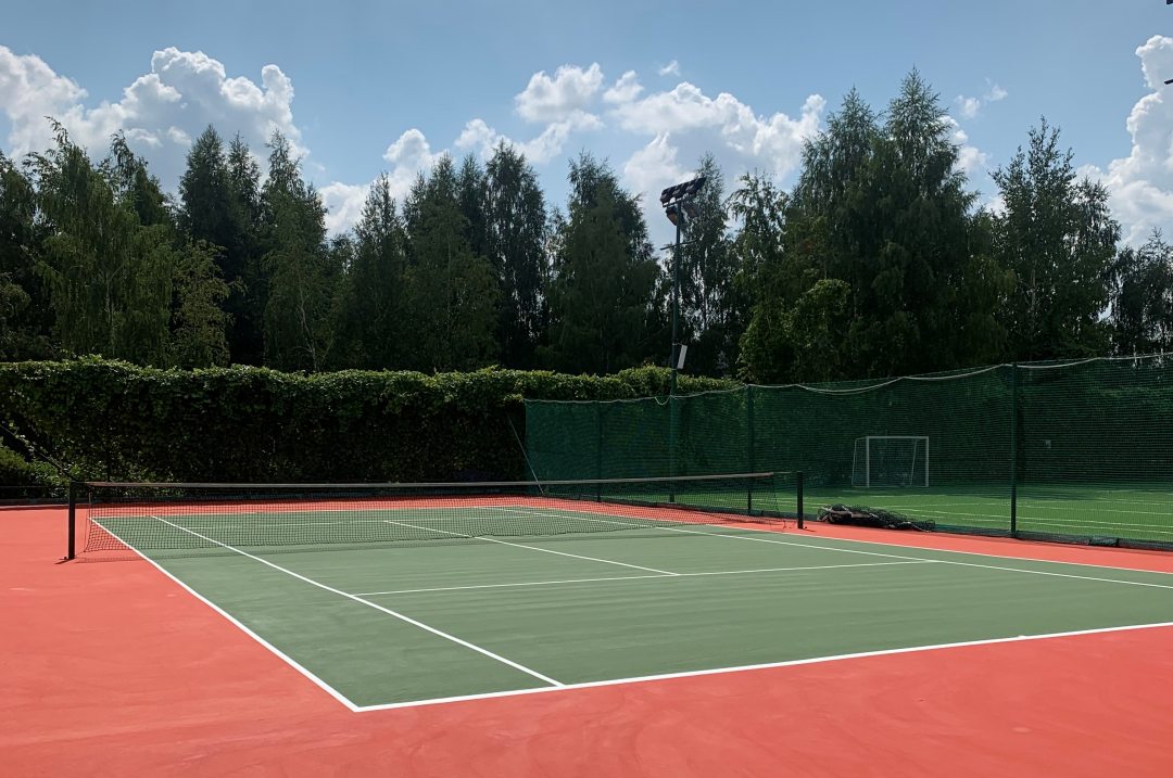 Теннисные корты, Загородный отель Международный жилой Комплекс Росинка