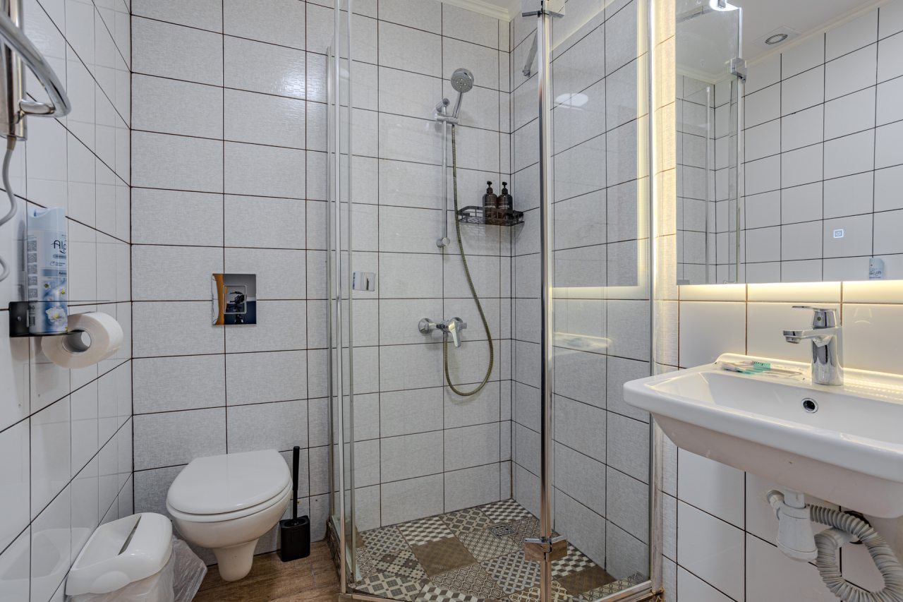 Уютный номер для одного или двух гостей, с кроватью, телевиз